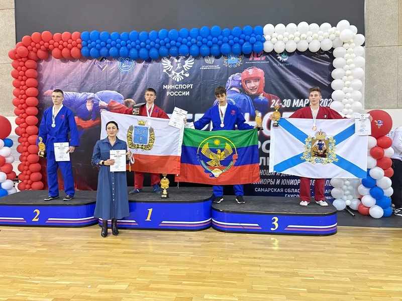 В Самаре завершились первенство и чемпионат России среди юношей 16-17 лет и юниоров 18-20 лет.