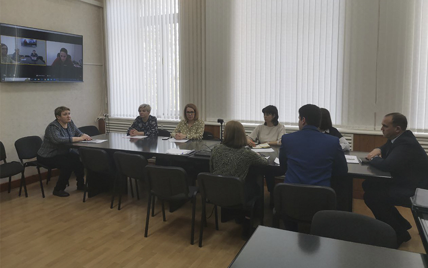 &quot;Инспектор ГИТ в Саратовской области приняла участие в заседании рабочей группы по легализации неформальной занятости.&quot;.