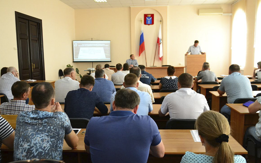 В начале рабочей недели глава Пугачевского муниципального района провел постоянно действующее совещание..
