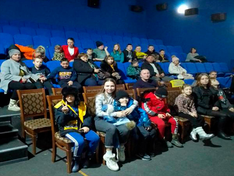 Волшебные приключения для детей, обслуживаемых в КЦСОН Пугачевского района.