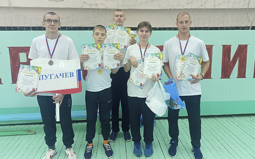 Спортсмены Пугачевского филиала ДЮСАШ «РиФ» приняли  участие в VIII Открытой городской спартакиаде среди лиц с ограниченными возможностями.