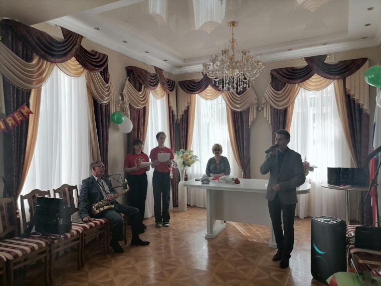 Торжественное мероприятие «Семья –символ жизни», приуроченное к Международному дню семьи, состоялось в городском отделе ЗАГСа..