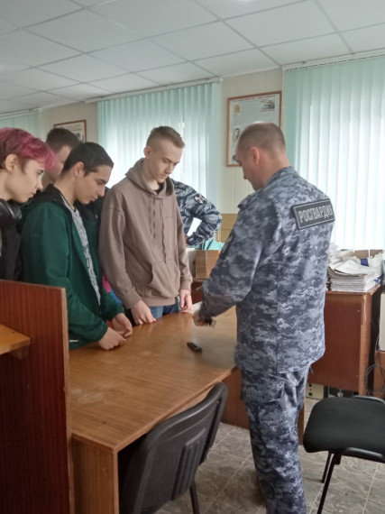Тематическое мероприятие "Охрана общественного порядка сотрудниками Росгвардии".