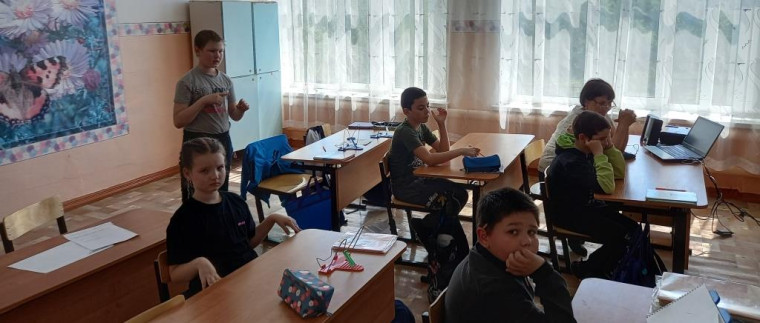 22 мая специалисты Дома культуры пос. Солянский провели для учащихся младших классов филиала МОУ «СОШ № 3 г. Пугачева» ООШ пос. Солянский тематическую программу «Террор – проблема века»..